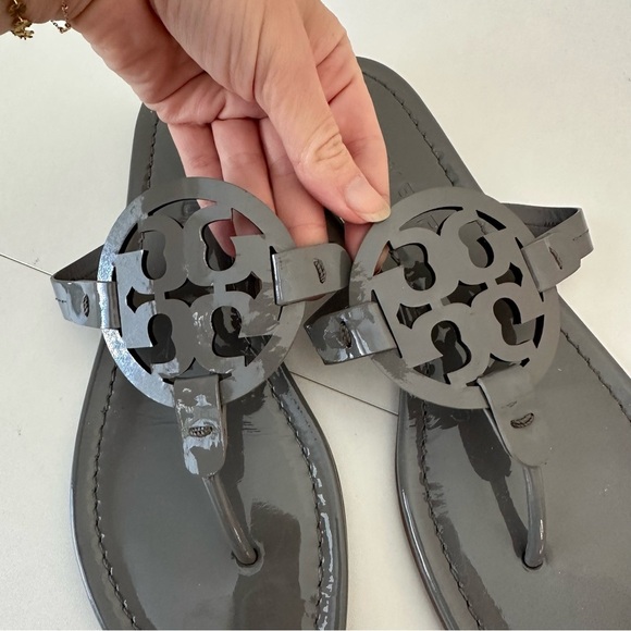 Tory Burch Miller Sandals Malta Gray Patent Leather Shoes Womens SZ US 9 - Picture 2 of 7